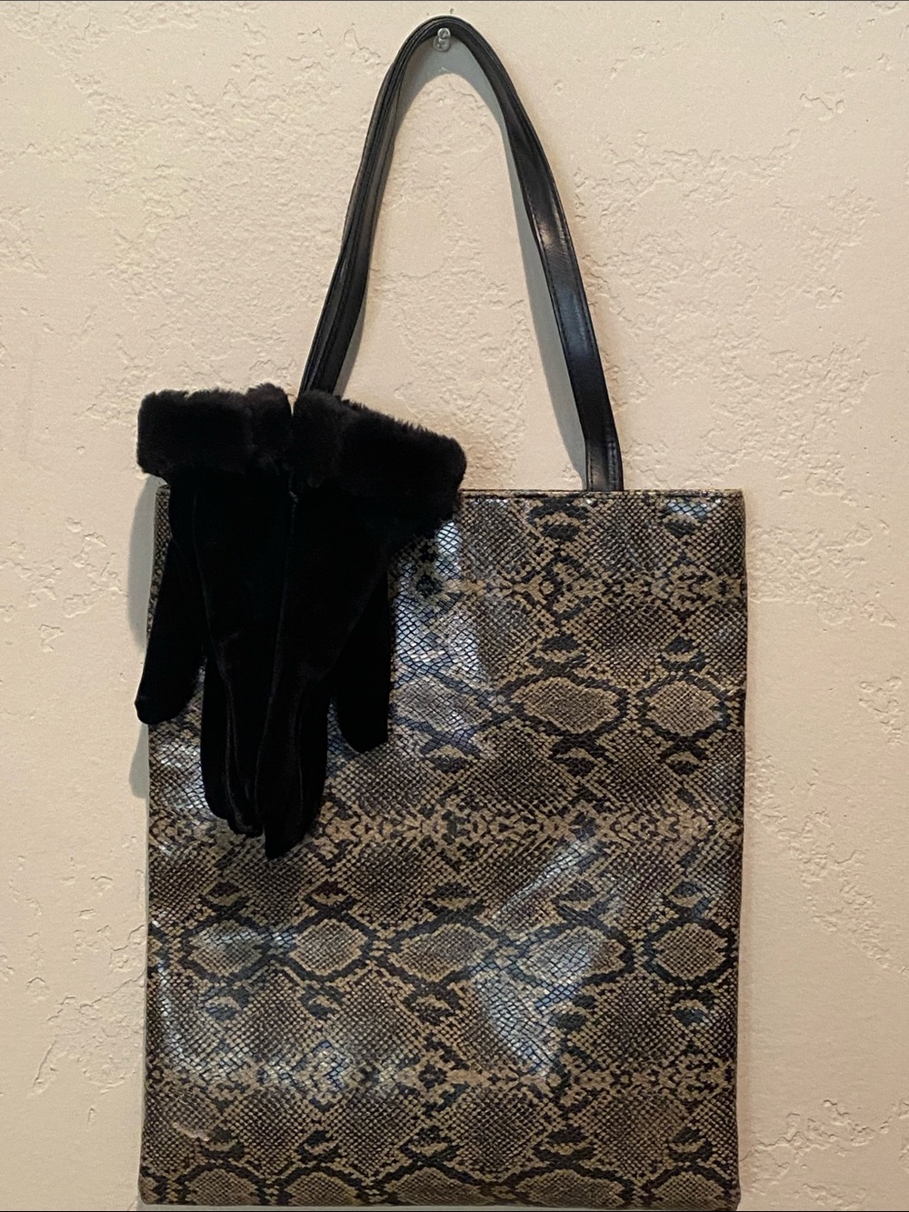 Chico’s snake effect vinyl tote bag with fur accented, velvet touch gloves! EUC